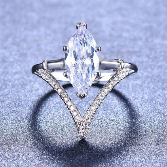 Jewelry - TENSION MOUNT COCKTAIL RING – LIMITED SUPPLY ✨